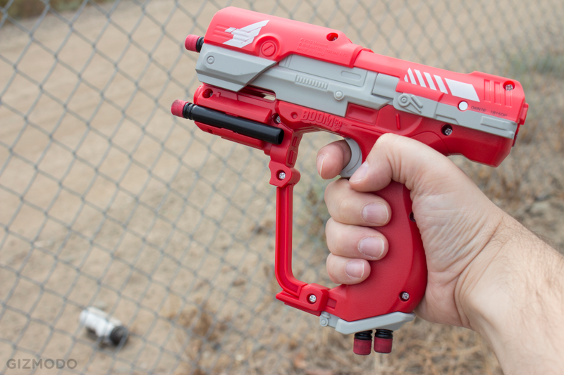 Illustration for article titled Review: BOOMco's Halo Dart Guns Aren't All a Gamer's Dream Come True